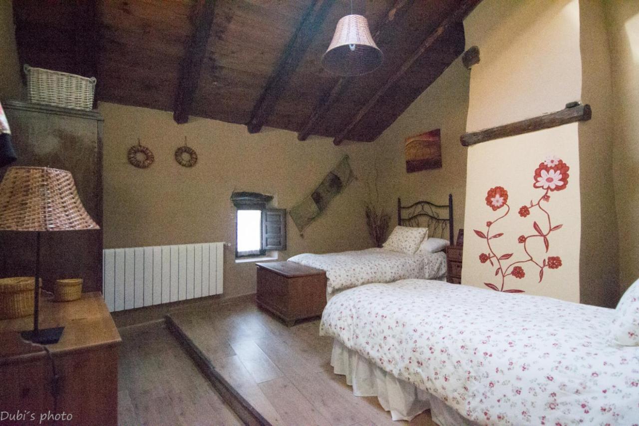 Hostal La Casita De Leire Tamajon Exterior foto