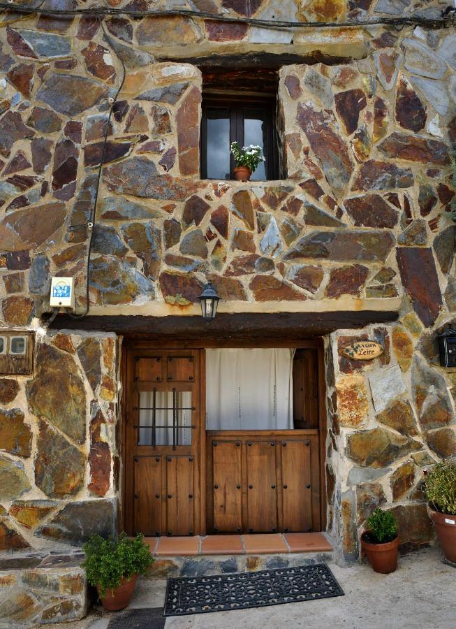 Hostal La Casita De Leire Tamajon Exterior foto
