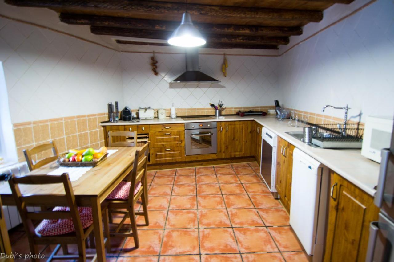Hostal La Casita De Leire Tamajon Exterior foto